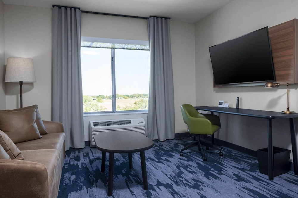 Suite, 1 King Bed with Sofa bed, City View (Mobility Accessible, Roll-In Shower) photo 3