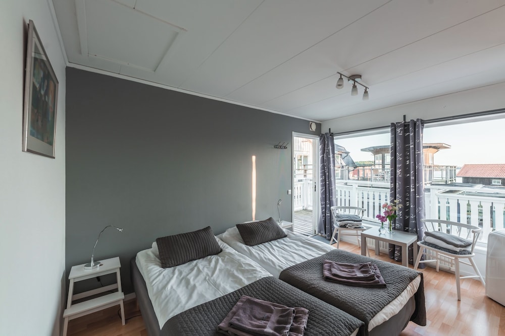 Basic Double Room photo 2