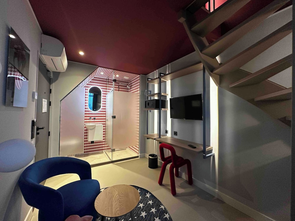 Superior loft suite photo 3