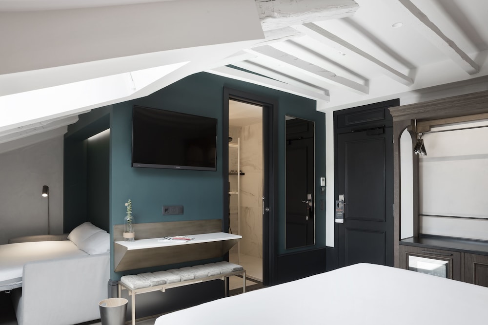 Quadruple Room - Photo 6