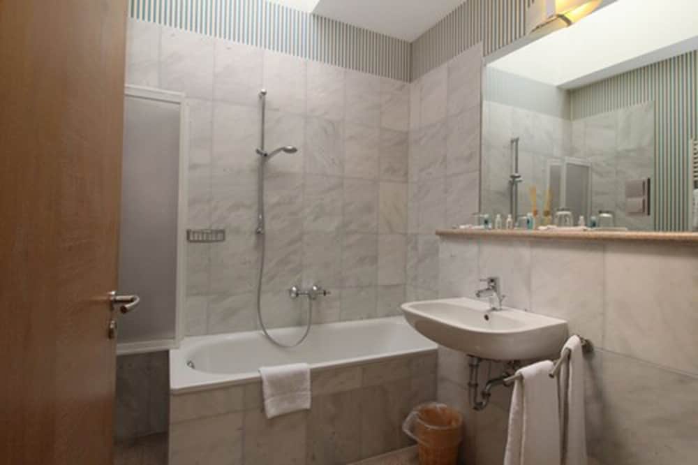 Small Single Room photo 1