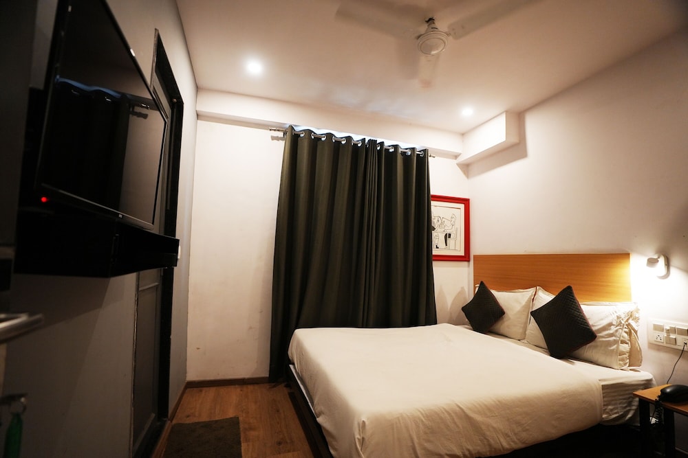Deluxe Room - Photo 7