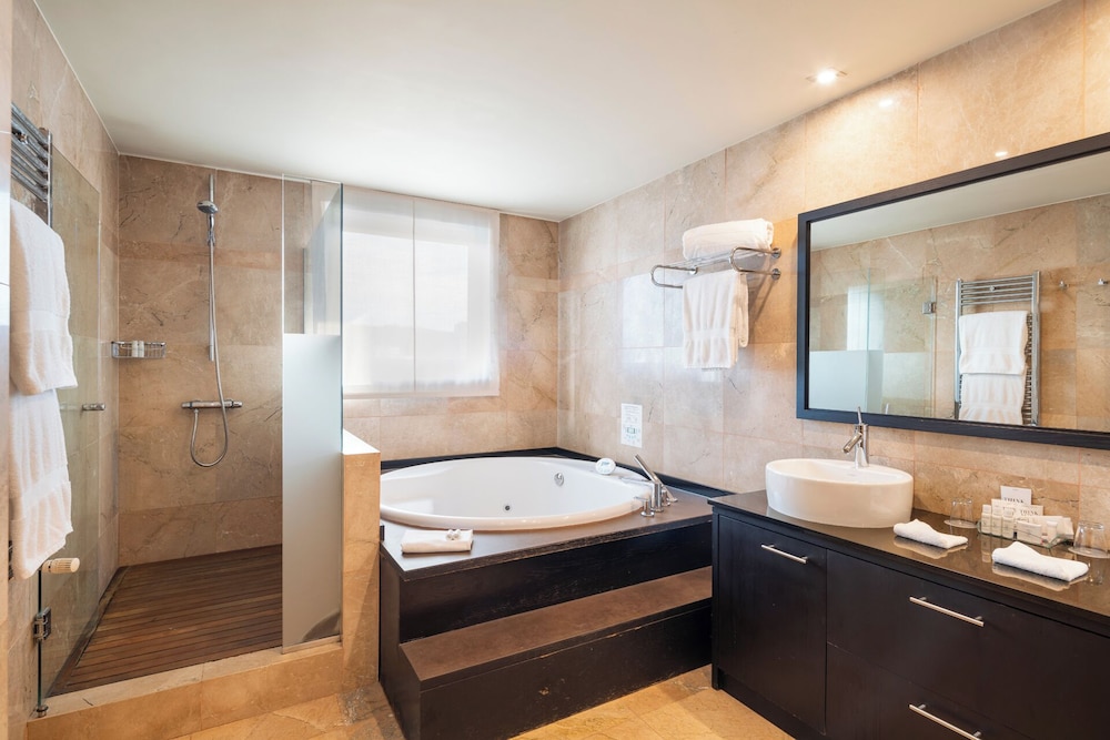 Deluxe Room - Photo 1
