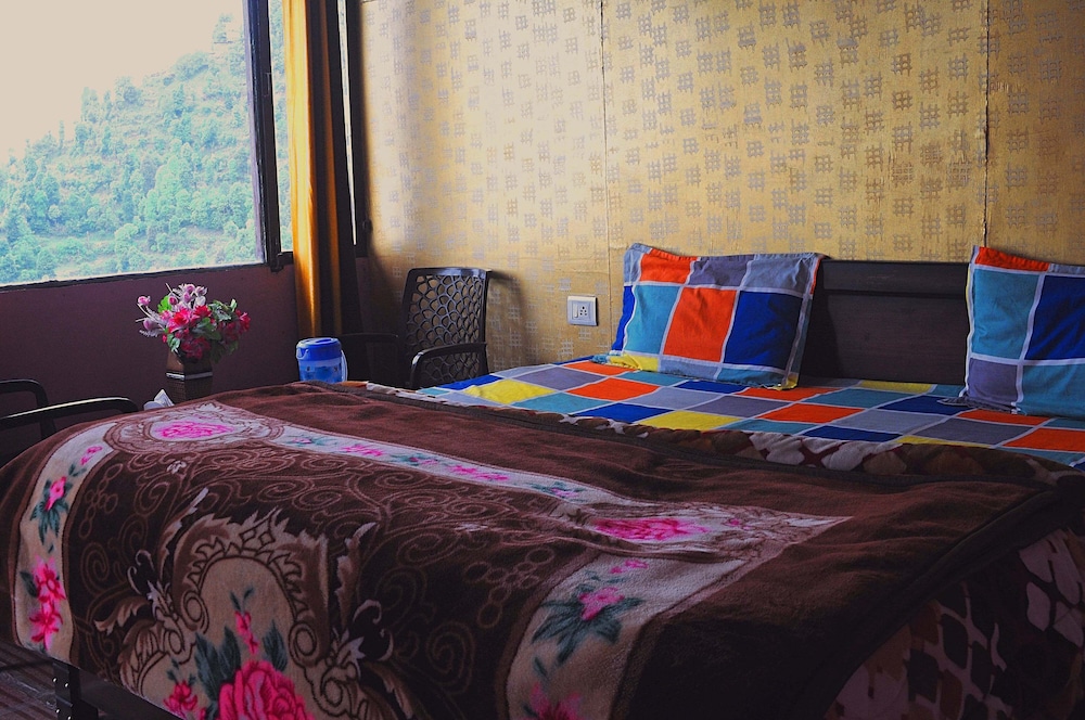 Semi Deluxe Room