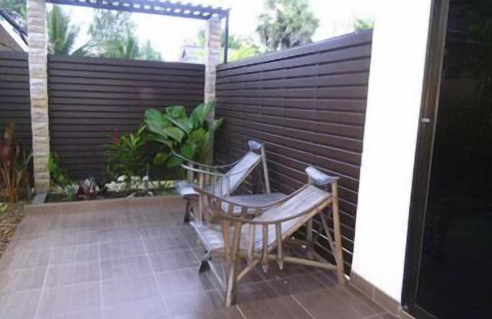 Villa Poolside photo 3