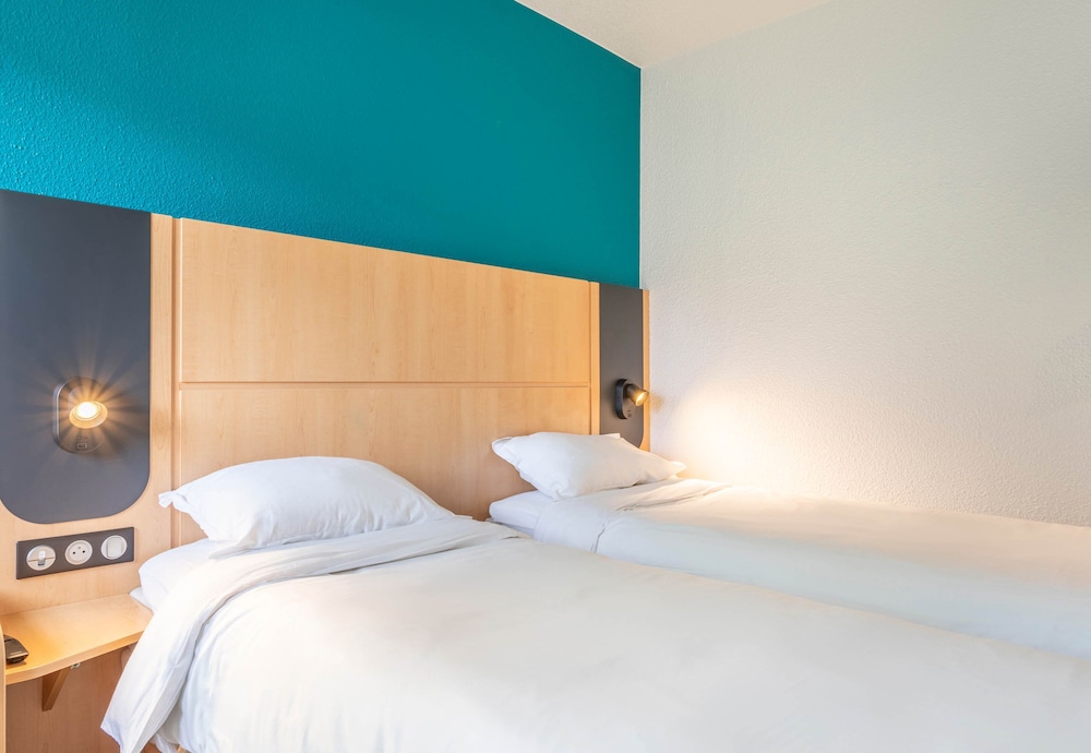 Twin Room, Non Smoking - Photo 3