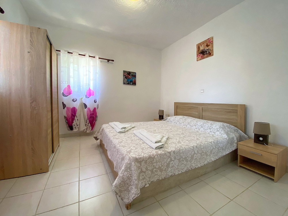 Family House, 2 Bedrooms, Sea View photo 3
