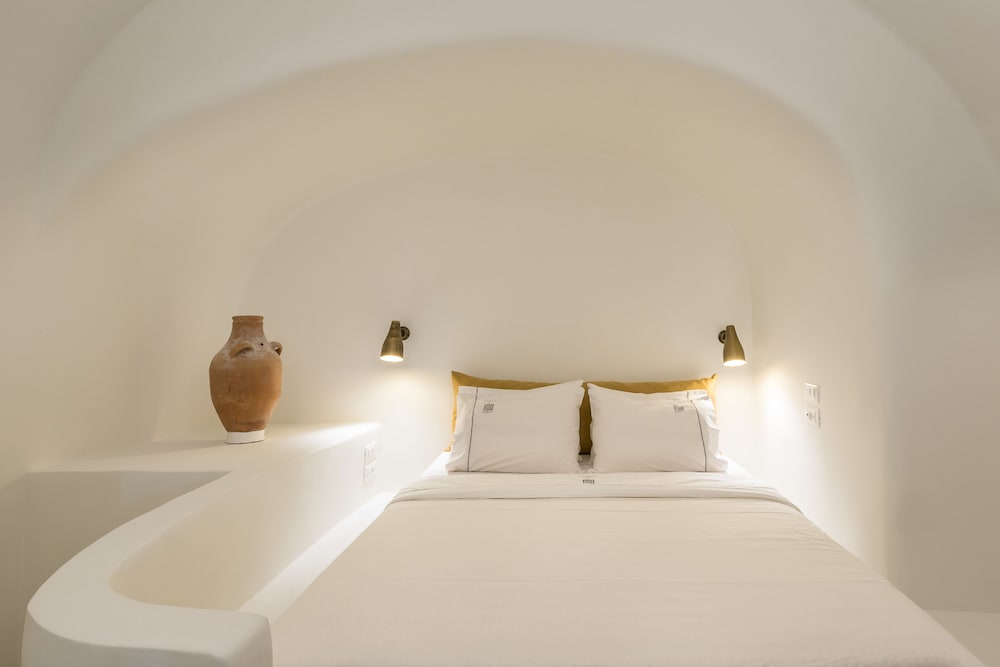 Exclusive Suite (with Plunge Pool & Sunset view) - Photo 1