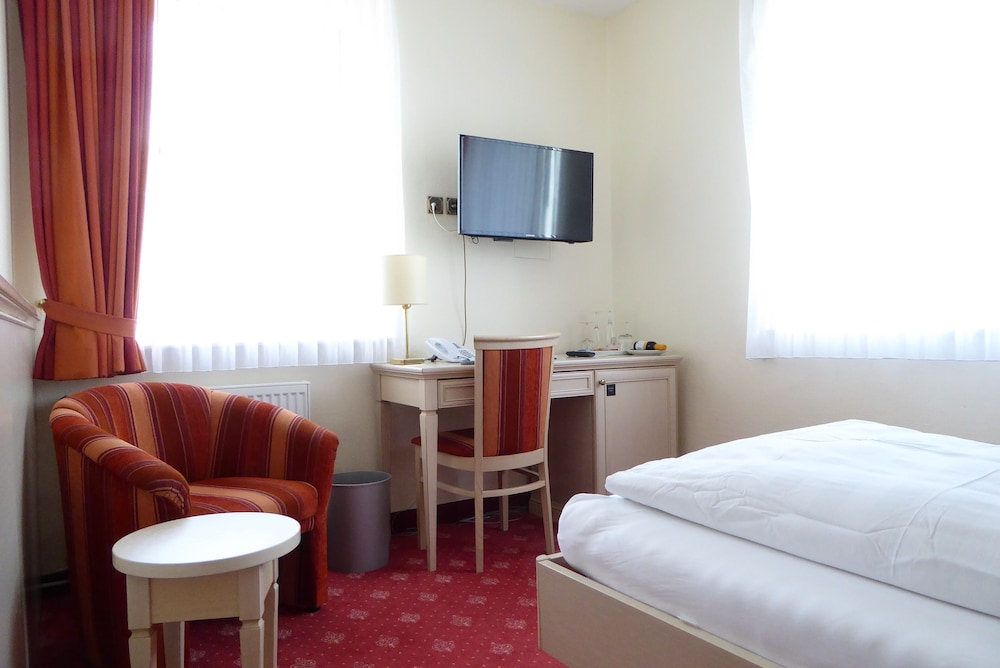 Single Room, Partial Sea View photo 3