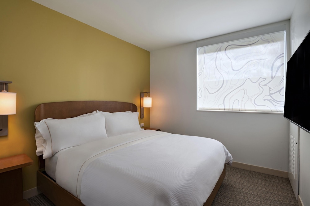 Suite, 1 Bedroom - Photo 3
