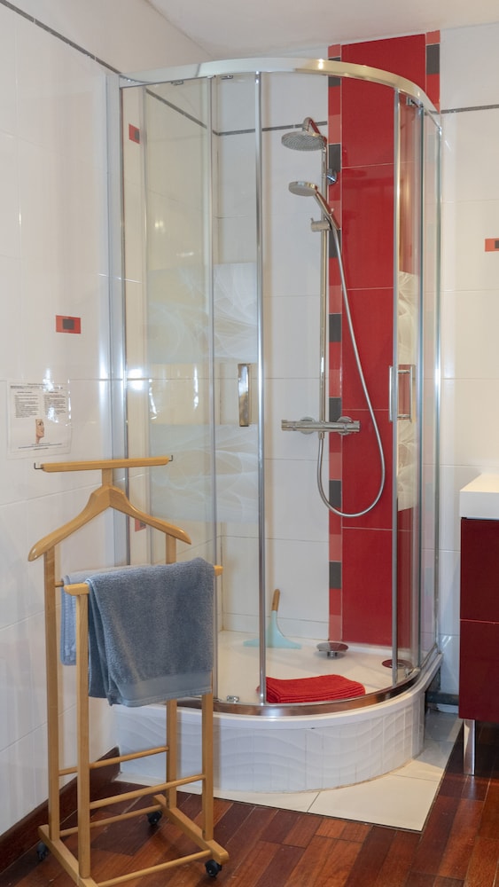 Chambre Saint - Exupery - Familiale photo 3