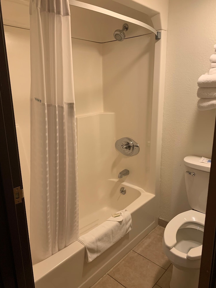 Room, 2 Double Beds, Non Smoking, Lake View - Photo 6