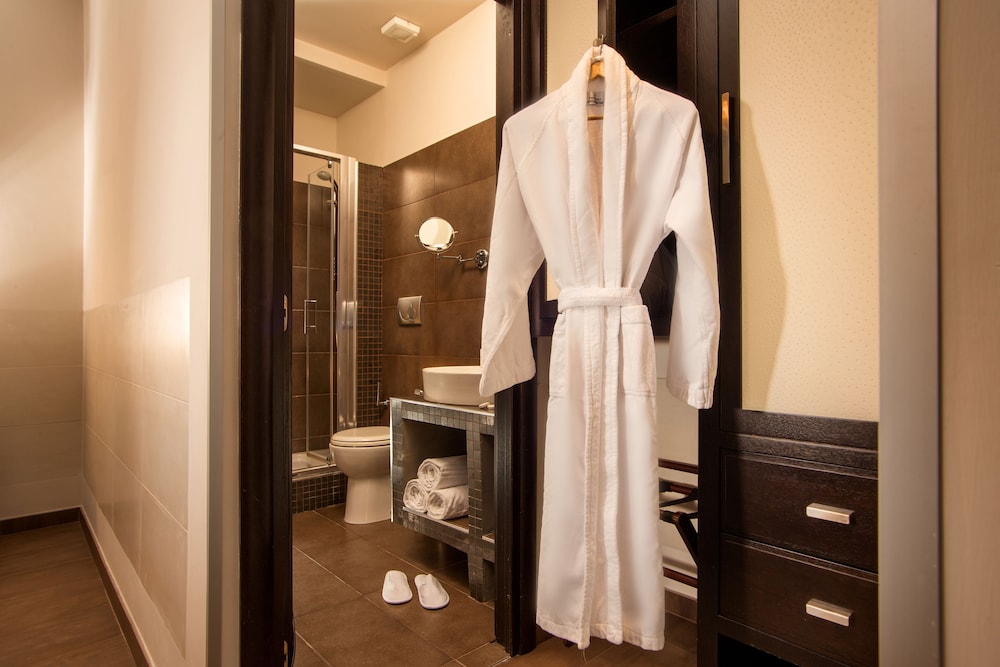 Deluxe Double Room - Photo 7