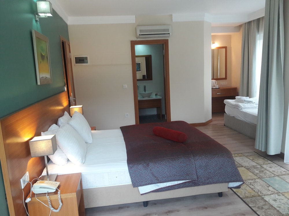 Standard Double Room, Garden View photo 2