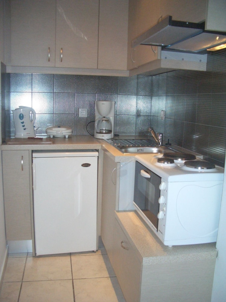 Apartment with Kitchenette