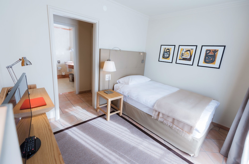 Basic Single Room photo 3