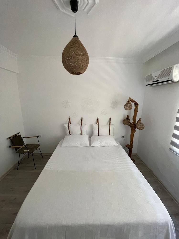 Superior Triple Room, 1 Bedroom, Beachside photo 3