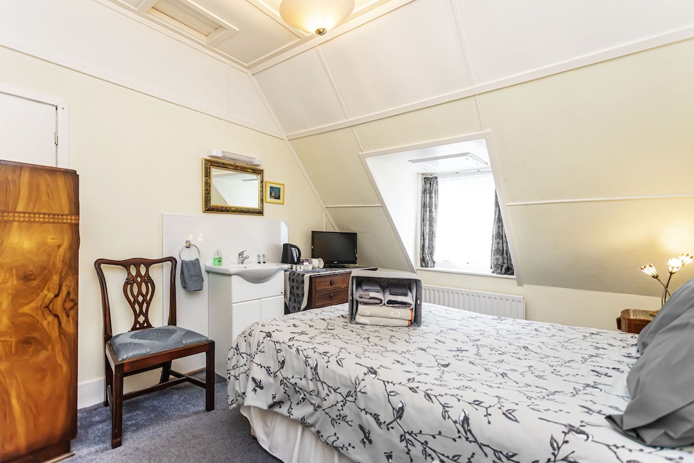 Economy Double Room, Shared Bathroom photo 3