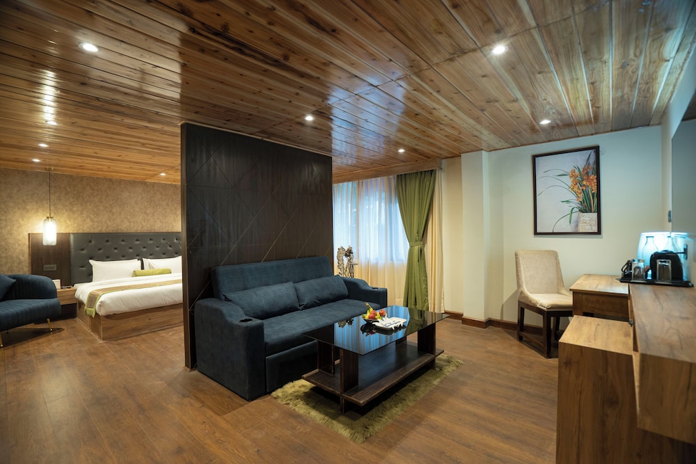 King Suite - Photo 1