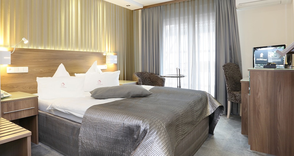 Economy Double Room photo 1