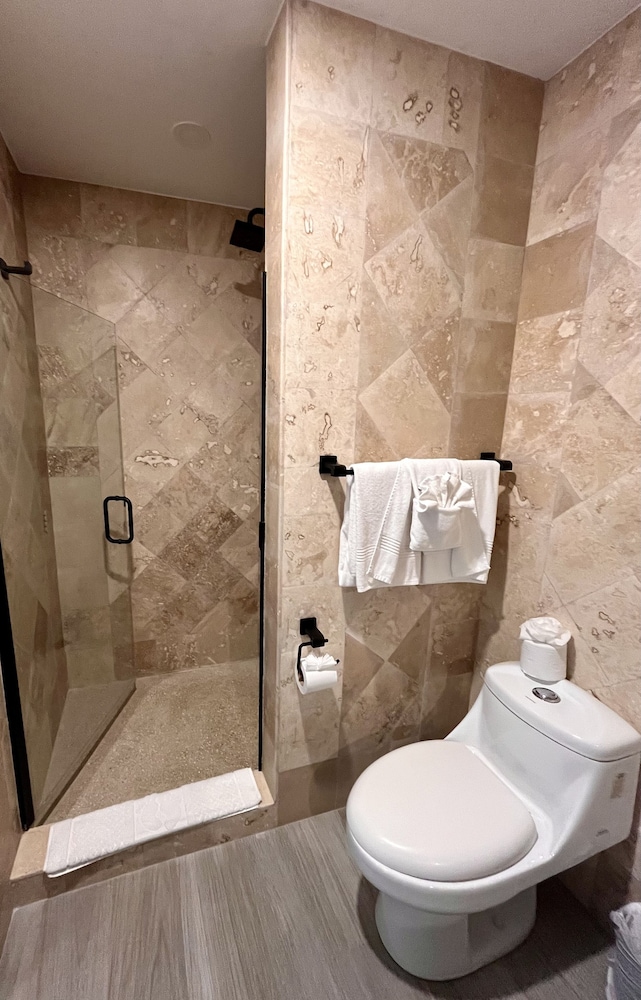 Luxury Suite photo 2