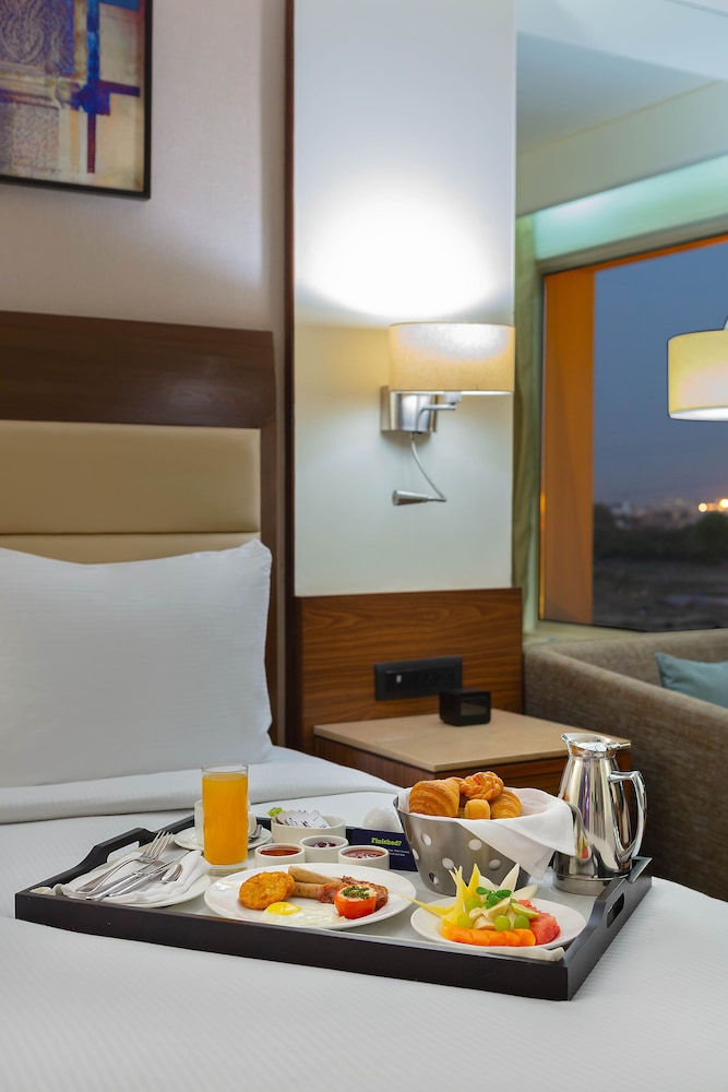 Room, 2 Twin Beds, Non Smoking (Guest) - Photo 3