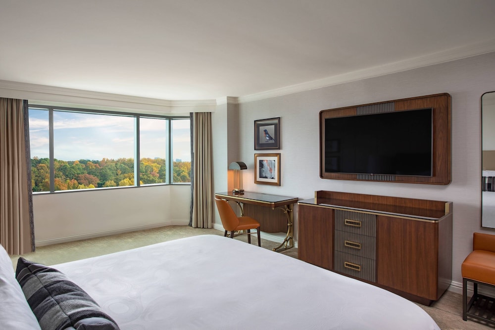 Room, 1 King Bed (Mobility/Hearing Access, Roll-In Shwr) - Photo 1