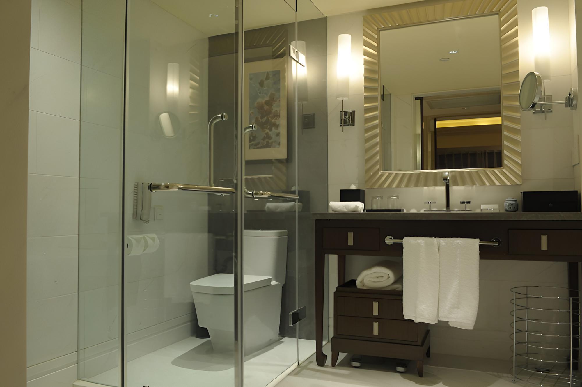 Executive Room - Photo 3
