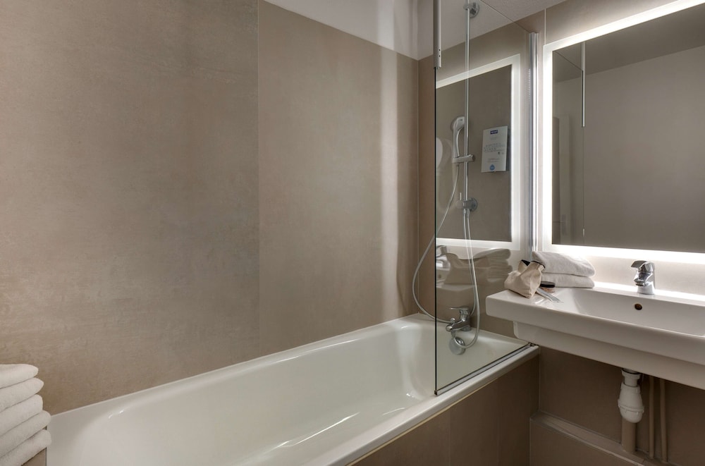 Standard Room, 2 Twin Beds - Photo 4
