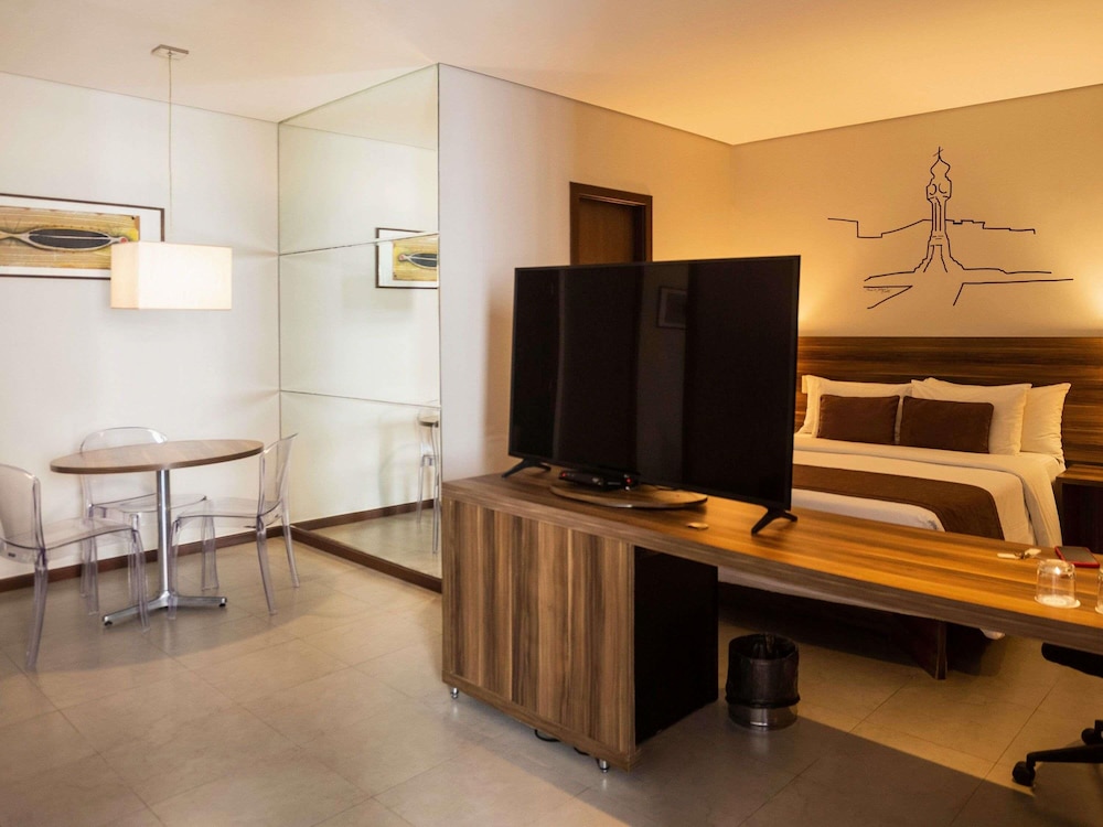 Superior Room, 1 Queen Bed with Sofa bed - Photo 1