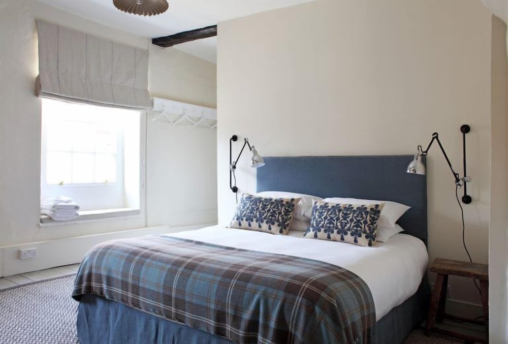 Deluxe Double Room, Ensuite photo 3