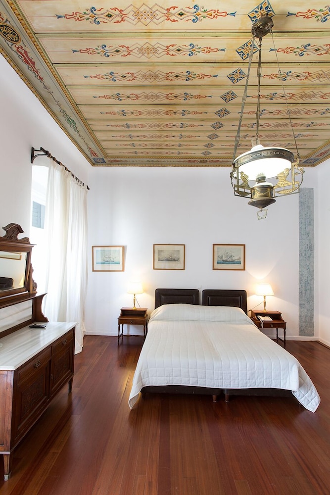 Traditional Superior Double/Twin Room with Sea View Balcony