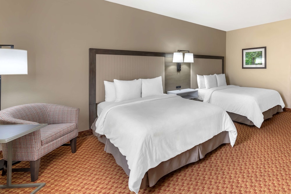 Standard Room, 2 Queen Beds, Accessible, Non Smoking photo 2