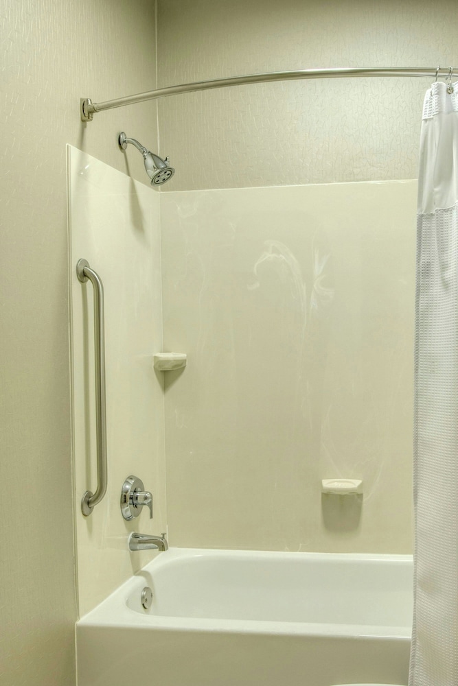 Suite, 2 Queen Beds - Photo 12