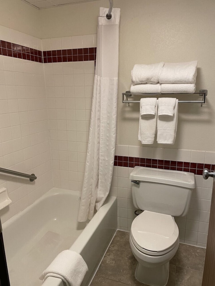 Studio Suite, 1 Queen Bed, Non Smoking photo 2