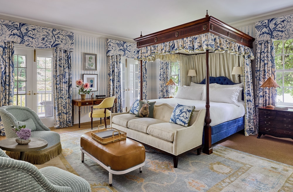 Signature Room, 1 King Bed, Fireplace photo 3