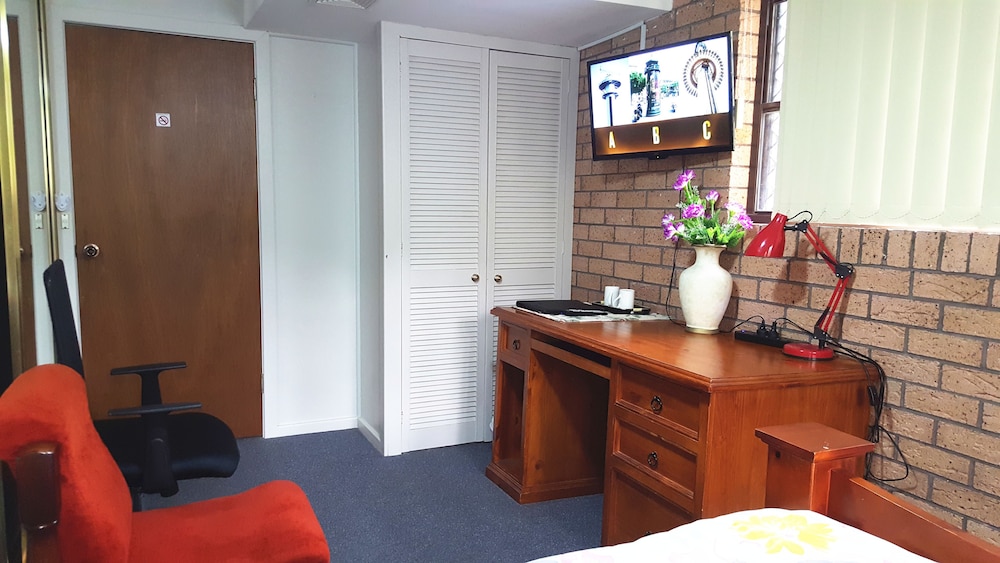 Comfort Room, Multiple Beds, Non Smoking photo 1