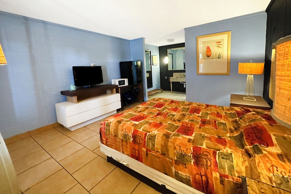 Family Room, 2 Double Beds - Photo 8