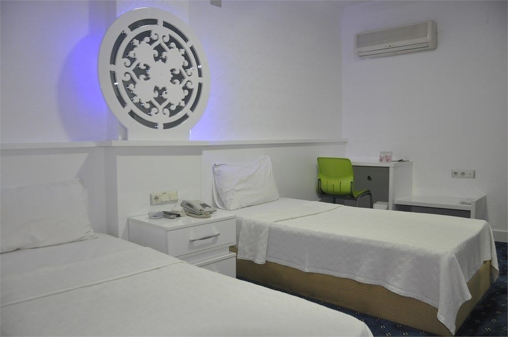 Standard Twin Room photo 2