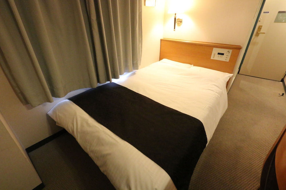 Economy Double Room, 1 Large Twin Bed, Non Smoking photo 3