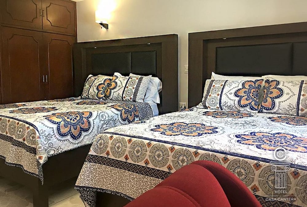 Family Room, 2 Queen Beds photo 1
