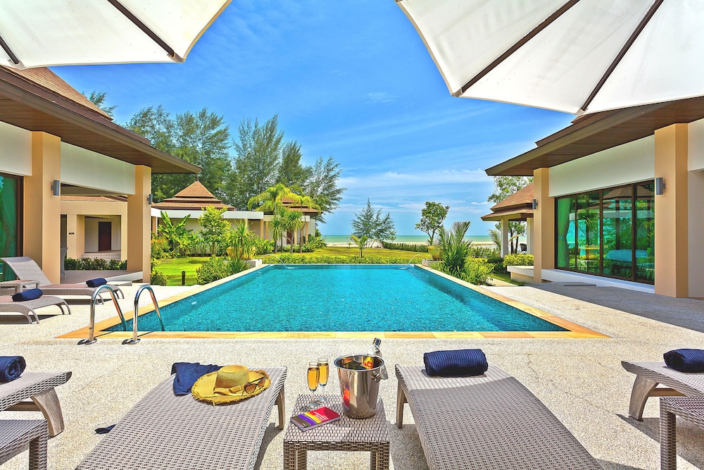 Luxury Villa, 3 Bedrooms, Private Pool, Beachfront photo 2