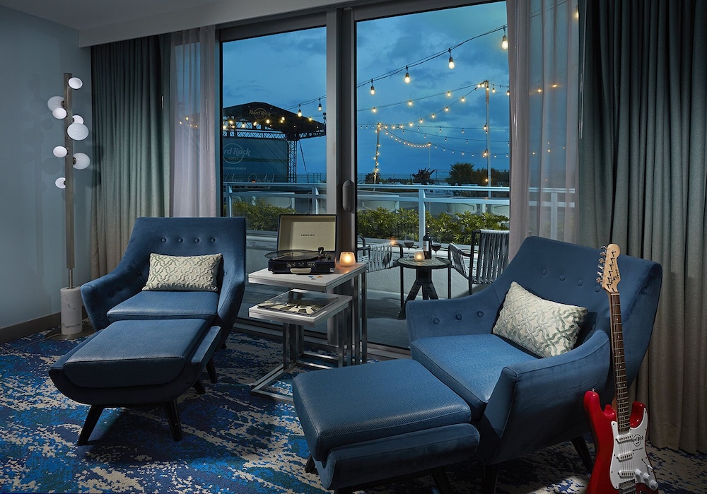 Room, 1 King Bed, Oceanfront (Sun Porch)