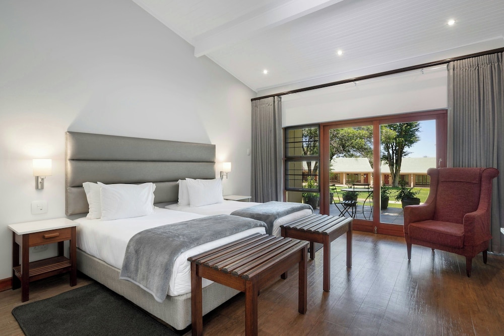 Room, 2 Twin Beds, Garden View (Balcony) - Photo 12