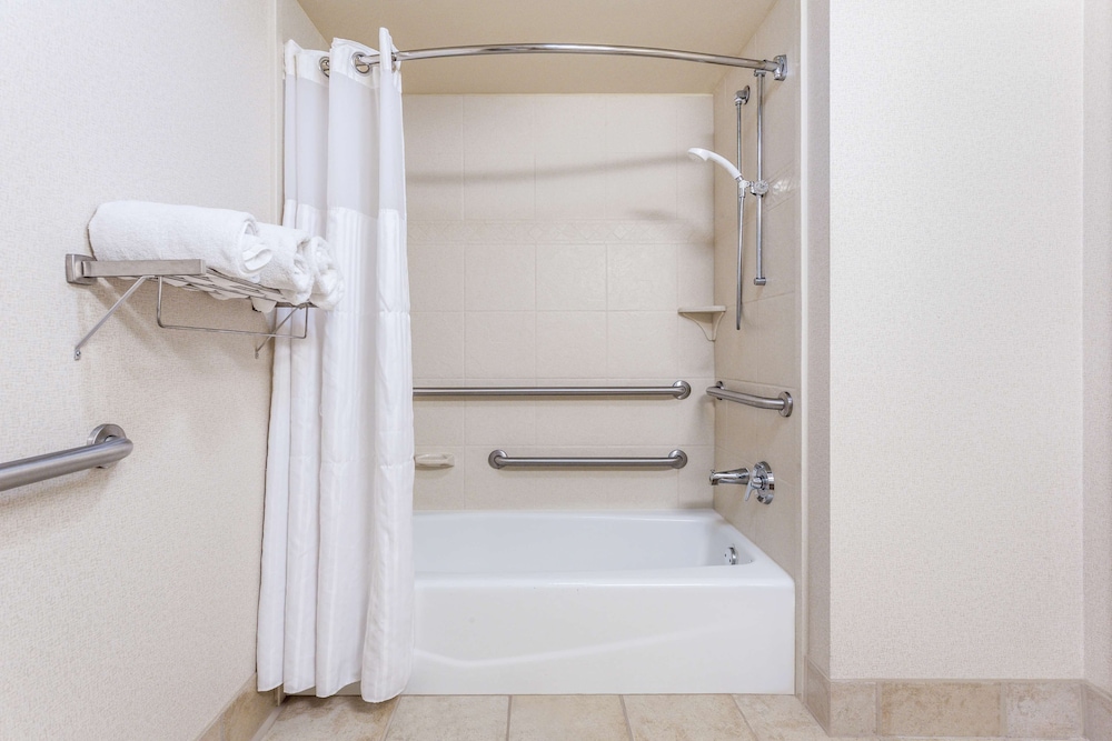 Room, Accessible - Photo 3