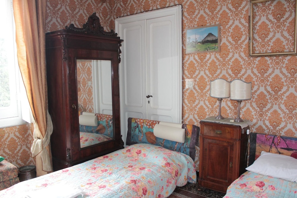 Triple Room, Shared Bathroom photo 2