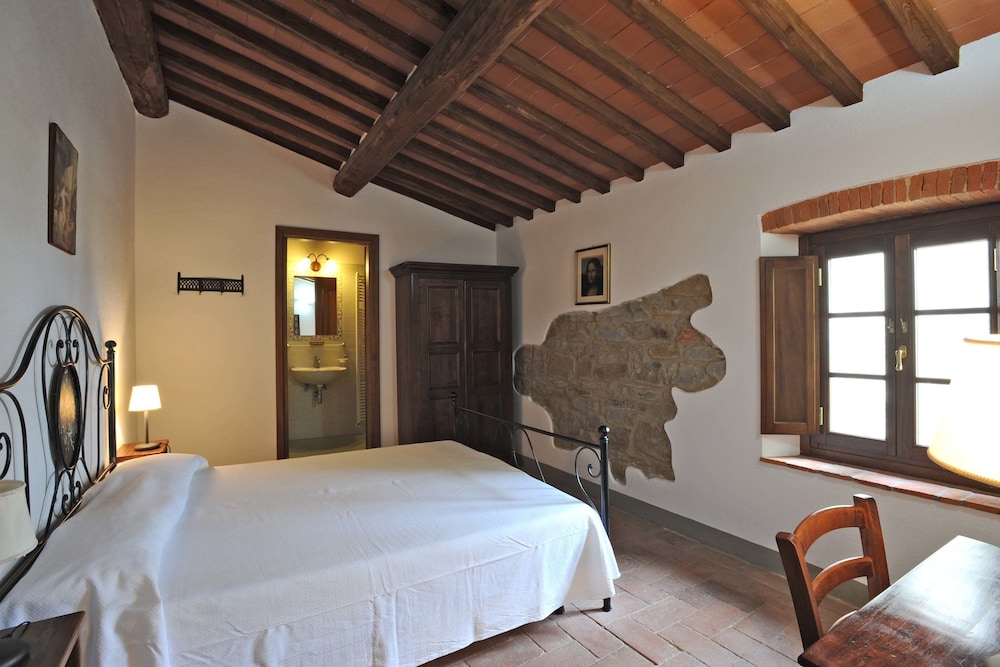 Apartment, 3 Bedrooms, Pool View photo 2