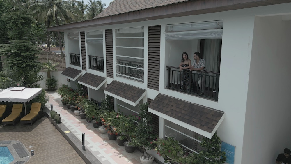 Deluxe Double Room, Balcony, Pool View - Photo 3