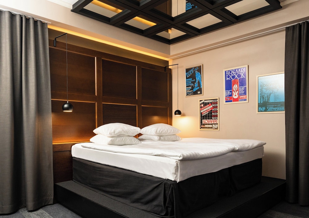 Superior Room, 1 Queen Bed photo 2