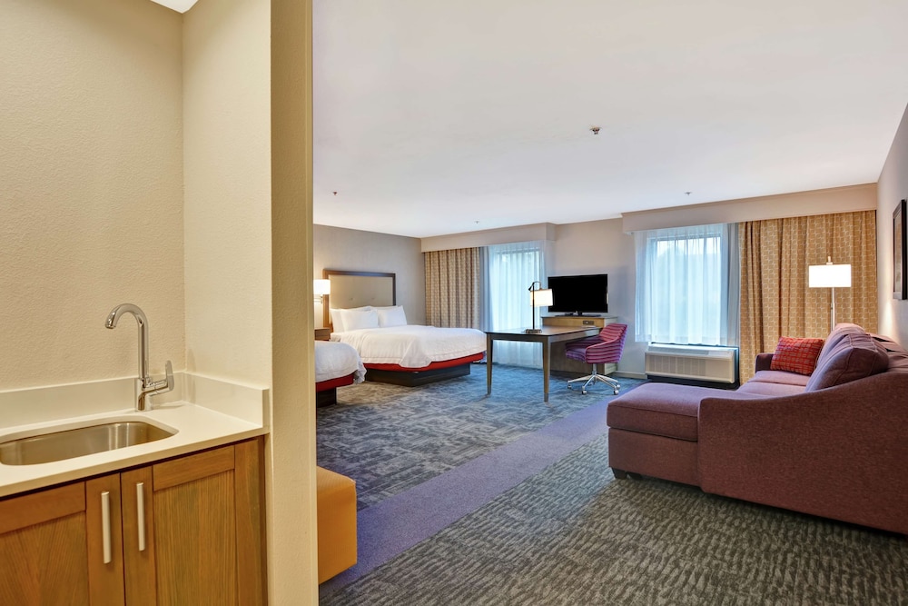 Room, 2 Queen Beds, Accessible, Bathtub (Mobility & Hearing)